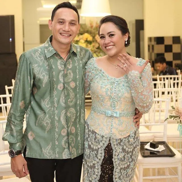 Dari Mulai Lamaran Sampai Akad Nikah, Inilah 10 Ide Busana Pengantin yang Layak Ditiru Oleh Cewek-cewek Bertubuh Berisi 12