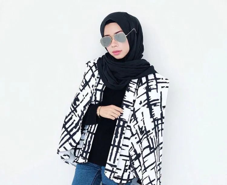 Supaya Nggak Terlalu Formal, 8 Padu Padan Blazer Inilah Yang Wajib Kamu Tahu! 16