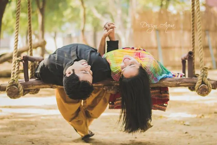 Inilah 10 Ide Foto Prewedding Lucu Buat Cewek Yang Punya Postur Lebih Tinggi Dari Cowoknya 14
