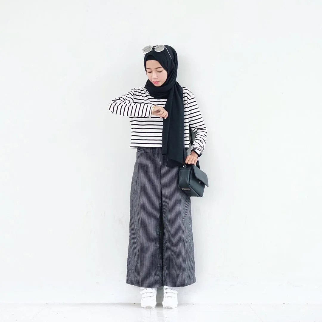 7 Alternatif Bawahan Anti Ketat, Buat Kamu Cewek Berhijab Yang Mulai Bosan Pakai Celana Jeans