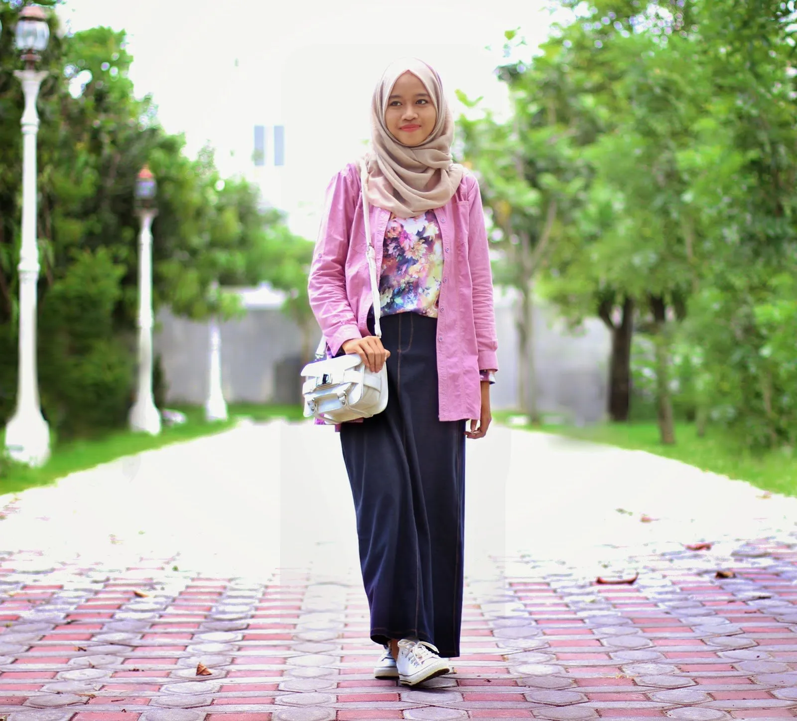 9 Style Yang Nggak Biasa Buat ke Kampus, Buat Kamu Cewek-cewek Selaw dan Ogah Ribet