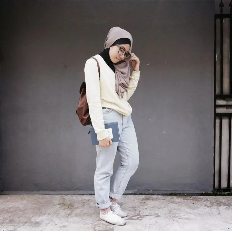 9 Style Yang Nggak Biasa Buat ke Kampus, Buat Kamu Cewek-cewek Selaw dan Ogah Ribet 12