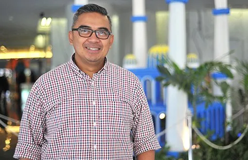 Sebelum Wajah Mereka Rajin Nongol di Layar Kaca, Deretan Bintang Ini Bikin Kita Takluk Lewat Siaran Radio. 11
