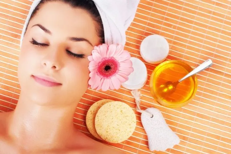 Komedo di Muka Emang Ngeselin. 7 Masker Sederhana Ini Bikin Komedo Menyingkir 8