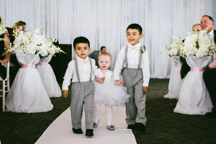 Pendamping Pengantin Cilik Memang Menggemaskan. 9 Kegemasan ini Dijamin Makin Bikin Kamu Ngebet Cepet Nikah Deh! 10