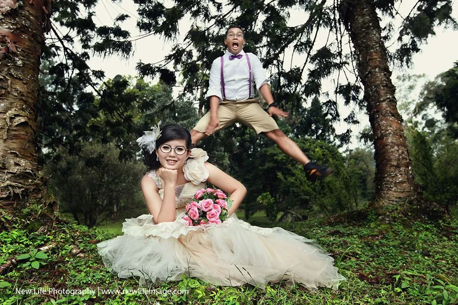 Inilah 10 Ide Foto Prewedding Lucu Buat Cewek Yang Punya Postur Lebih Tinggi Dari Cowoknya