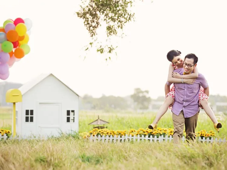 Inilah 10 Ide Foto Prewedding Lucu Buat Cewek Yang Punya Postur Lebih Tinggi Dari Cowoknya 15