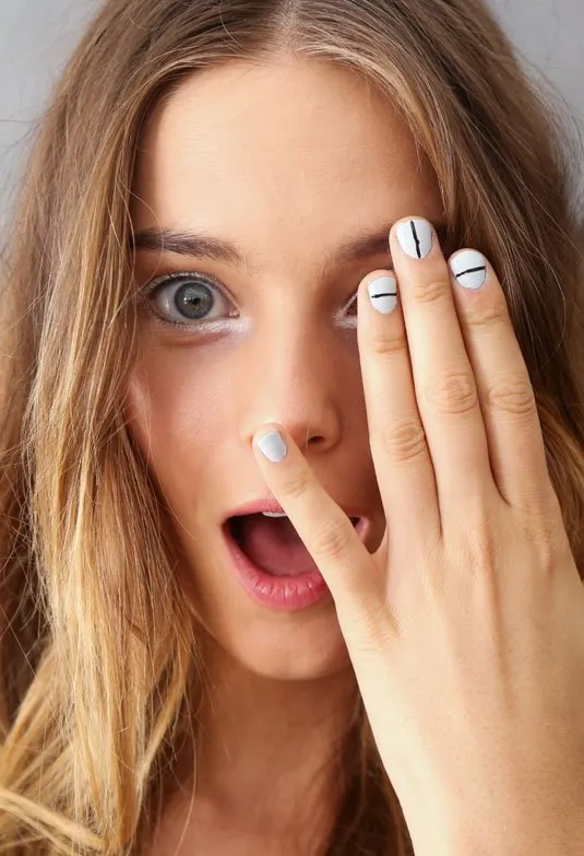 Kukumu Juga Berhak Untuk Dibuat Cantik. 9 Kreasi Nail Art Gampang yang Bisa Kamu Praktekkan di Rumah! 11