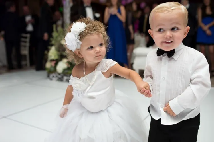 Pendamping Pengantin Cilik Memang Menggemaskan. 9 Kegemasan ini Dijamin Makin Bikin Kamu Ngebet Cepet Nikah Deh! 11