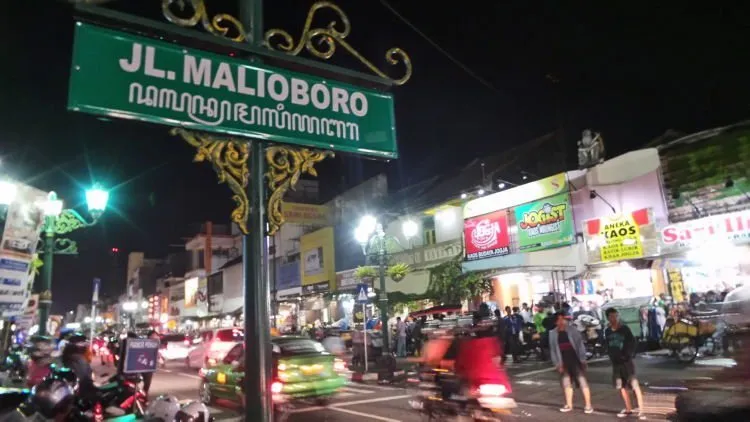 10 Destinasi Wisata Impian yang Bisa Kamu Kunjungi dengan Kereta! Bisa Jalan Kaki dari Stasiun Kereta! 11