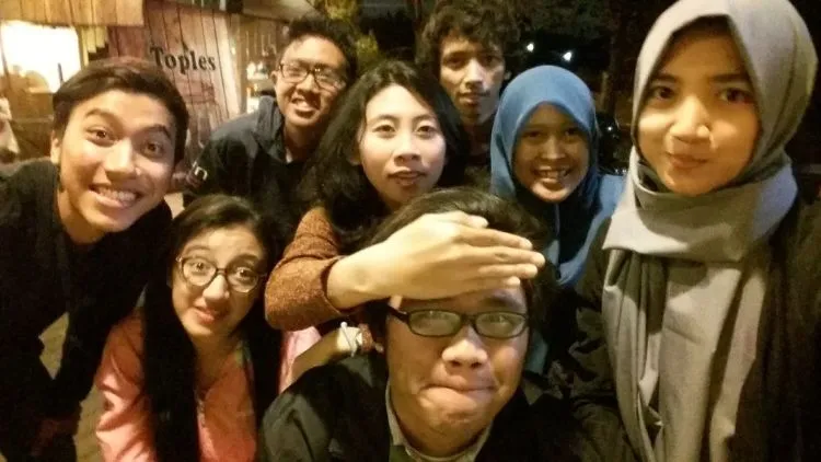 Cowok Jomblo Gak Perlu Galau Saat Malam Minggu. Aktivitas Berikut Ini Bisa Membuat Malam Minggumu Menjadi Tak Kelabu 9