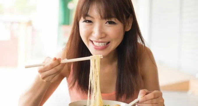 8 Alasan Kenapa Kamu Tetap Bisa Bahagia Hidup Tanpa Mantan, Tapi Tidak Tanpa Mie Instan! 16