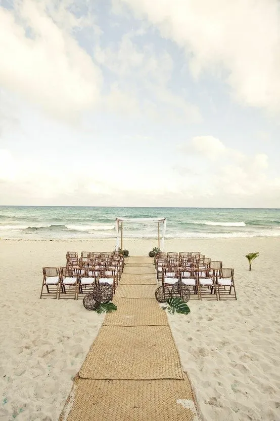 17 Inspirasi Dekorasi Pernikahan di Pantai yang Kereen 25
