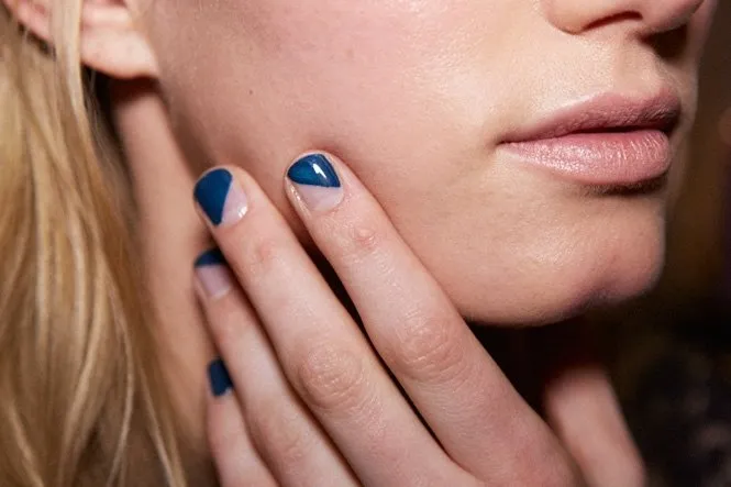 Kukumu Juga Berhak Untuk Dibuat Cantik. 9 Kreasi Nail Art Gampang yang Bisa Kamu Praktekkan di Rumah! 13