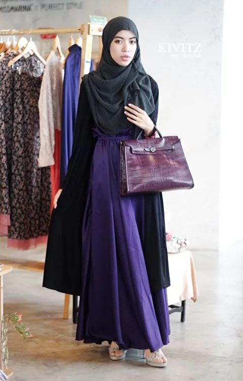 Long Cardigan Memang Luaran yang Pas Agar Penampilan Berhijabmu Semakin Ciamik. Intip Yuk 11 Paduan Hijab Dengan Long Cardigan Berikut Ini 17
