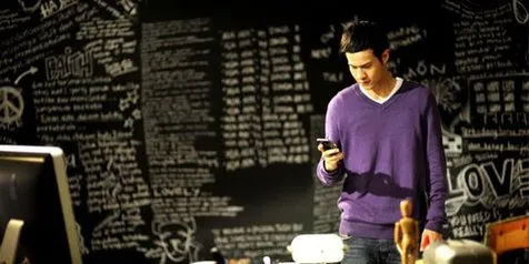Saking Kerennya, 8 Tokoh Utama Cowok dalam Film Indonesia Ini Membuatmu Berandai-Andai Mereka Nyata. 12