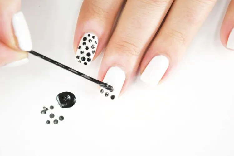 Kukumu Juga Berhak Untuk Dibuat Cantik. 9 Kreasi Nail Art Gampang yang Bisa Kamu Praktekkan di Rumah! 16