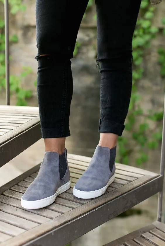 Sepatu Nyaman yang Nggak Ber-Heels Memang Dicari. Ini 11 Sepatu yang Harus Kamu Punya, Agar Aktifitas Tetap Bersemangat! 20