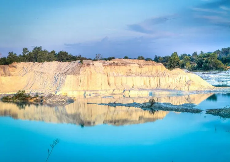 Lokasi Tambang Nggak Melulu Jadi Musibah, 8 Destinasi Ini Terjadi Akibat Pertambangan! 10