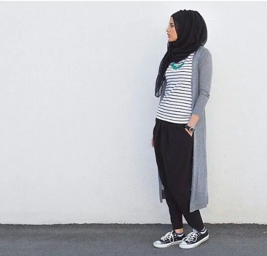 Long Cardigan Memang Luaran yang Pas Agar Penampilan Berhijabmu Semakin Ciamik. Intip Yuk 11 Paduan Hijab Dengan Long Cardigan Berikut Ini 15