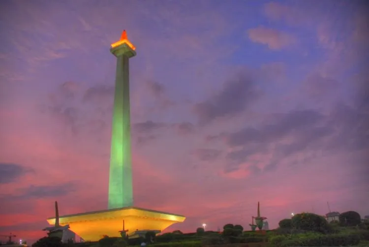 10 Destinasi Wisata Impian yang Bisa Kamu Kunjungi dengan Kereta! Bisa Jalan Kaki dari Stasiun Kereta! 12