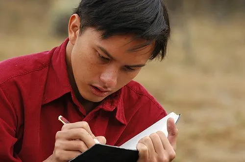 Saking Kerennya, 8 Tokoh Utama Cowok dalam Film Indonesia Ini Membuatmu Berandai-Andai Mereka Nyata. 10