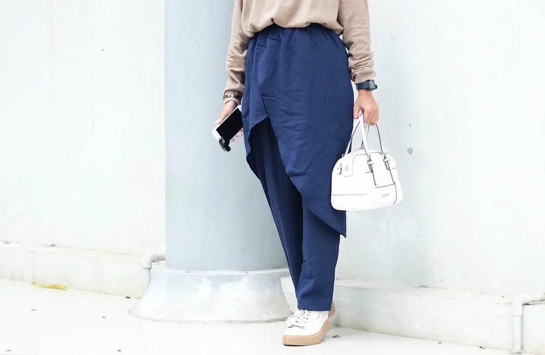 Bukan Lagi Rok Mini Atau Hot Pants, 6 Bawahan Sopan Semacam Inilah Yang Justru Membuatmu Makin Mempesona 13