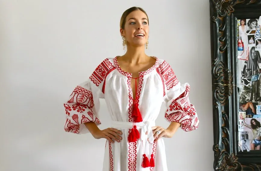 Biar Nggak Dikira Nyontek Bendera Atau Seragam SD, Inilah 8 Padu Padan Baju Merah Putih Yang Cantik nan Sopan. [Cewek Berhijab Wajib Tahu!]