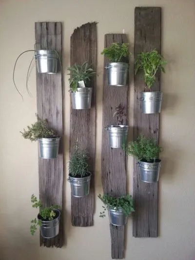 13 Inspirasi Vertikal Garden Indoor & Outdoor Minimalis 25