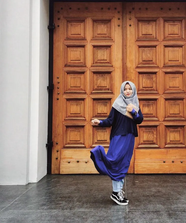 6 Alasan yang Mewakili Mereka yang Gemar Pakai Jilbab Sepanjang Dada. Mungkin Kamu Juga 10