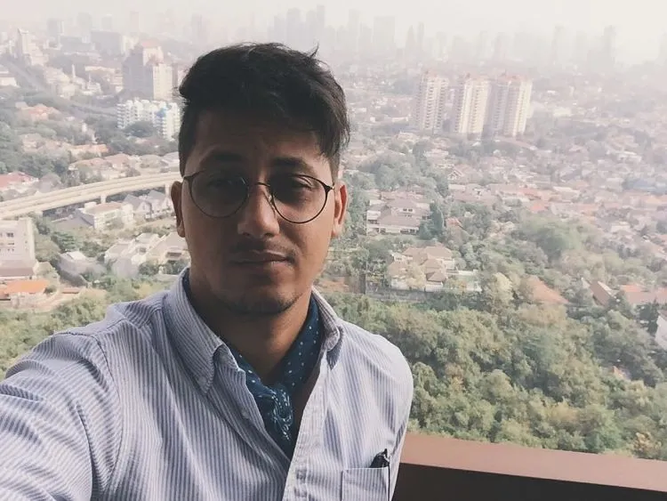 Sederet Alasan Cowok Berkumis dan Berjenggot Tipis Itu Paling Jago Meluluhkan Hati Wanita 14