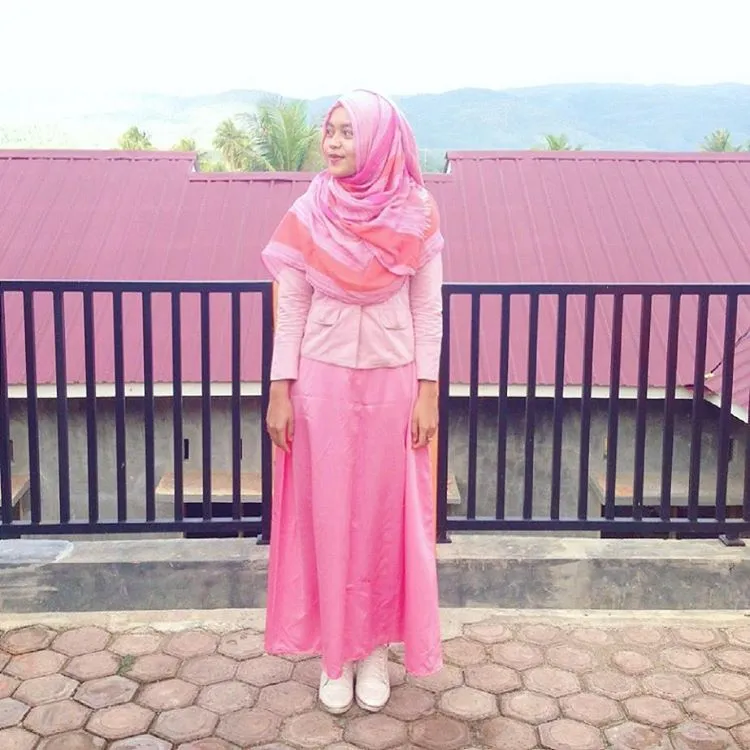 6 Alasan yang Mewakili Mereka yang Gemar Pakai Jilbab Sepanjang Dada. Mungkin Kamu Juga 8