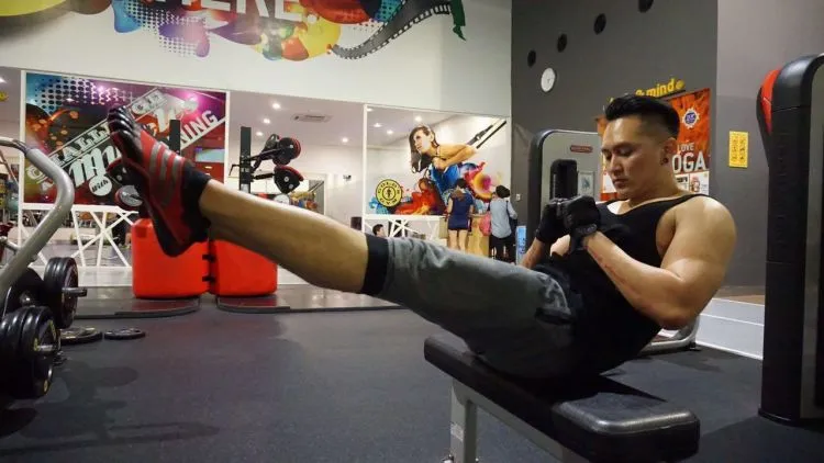 Walaupun Nggak Suka Olahraga, 7 Tips Workout Ini Bisa Memberimu Perut Rata 14