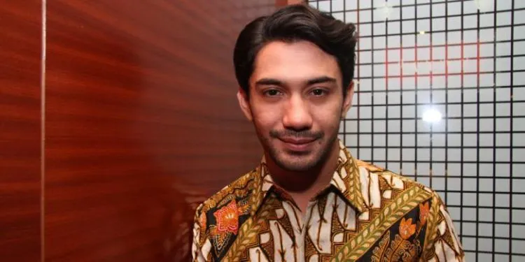 Sederet Alasan Cowok Berkumis dan Berjenggot Tipis Itu Paling Jago Meluluhkan Hati Wanita 9