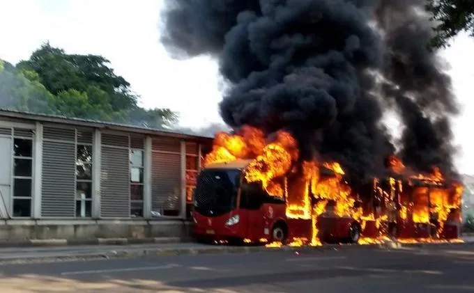 18 Hal yang Menandakan Jam Terbangmu di Transjakarta Udah Tinggi. Sabi! 33