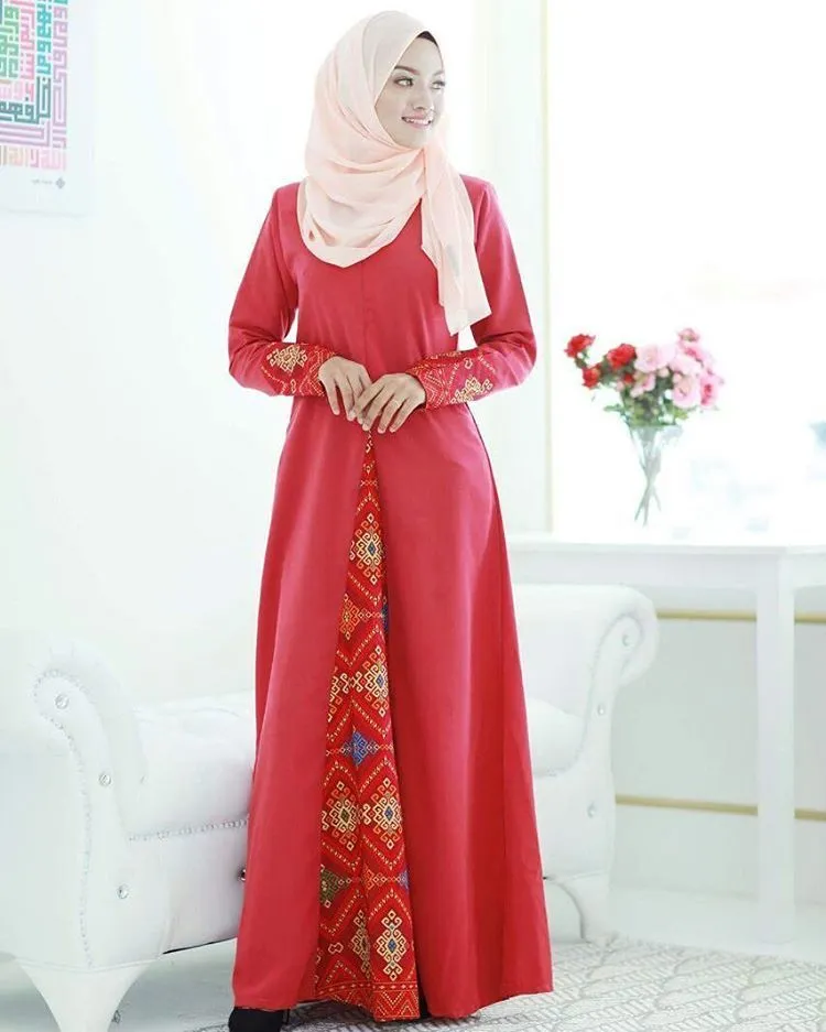 Nggak Hanya Kebaya Kutubaru, Dengan 8 Inspirasi Songket Ini Bertandang Ke Kondangan pun Makin Menawan! Bertemu Jodoh Tinggal Sejengkal. 11
