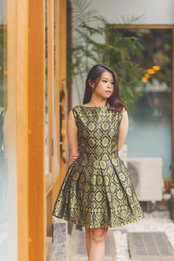 Nggak Hanya Kebaya Kutubaru, Dengan 8 Inspirasi Songket Ini Bertandang Ke Kondangan pun Makin Menawan! Bertemu Jodoh Tinggal Sejengkal. 13
