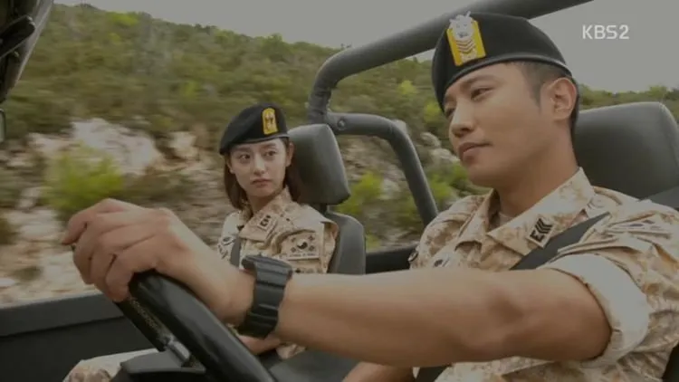 Terhitung Malam Ini, Bersiaplah Nonton 3 Episode Spesial dari Descendants of the Sun. Baper Tiga Hari Tiga Malam! 8