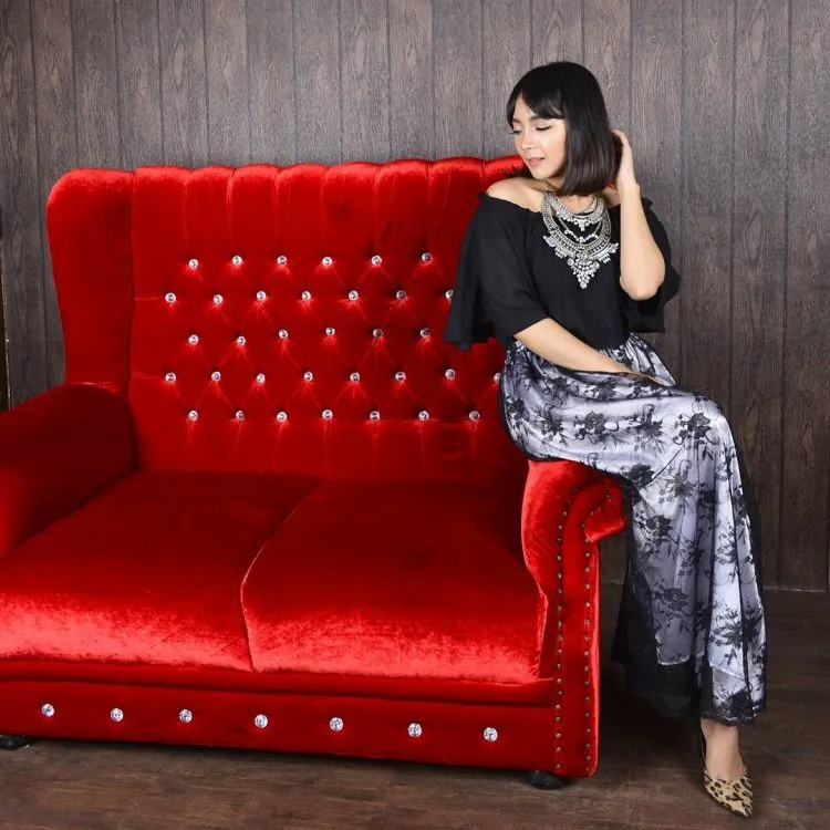 Terlihat Santai dan Sederhana dengan 15 Inspirasi Penampilan dari Brokat. Tak Hanya Bisa Dijadikan Kebaya! 21