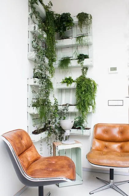 13 Inspirasi Vertikal Garden Indoor & Outdoor Minimalis 21