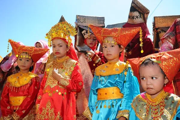 15 Baju Adat Anak dari Berbagai Daerah 27