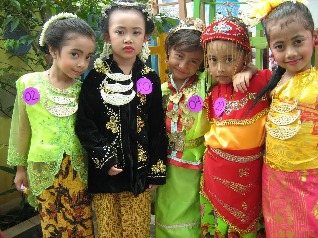 15 Baju Adat Anak dari Berbagai Daerah