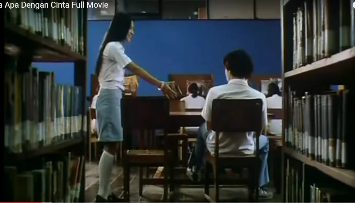 10 Adegan AADC Ini Ternyata Adalah Bagian Kisah Cinta Banyak Orang. Punyamu Termasuk Nggak Ya? 12
