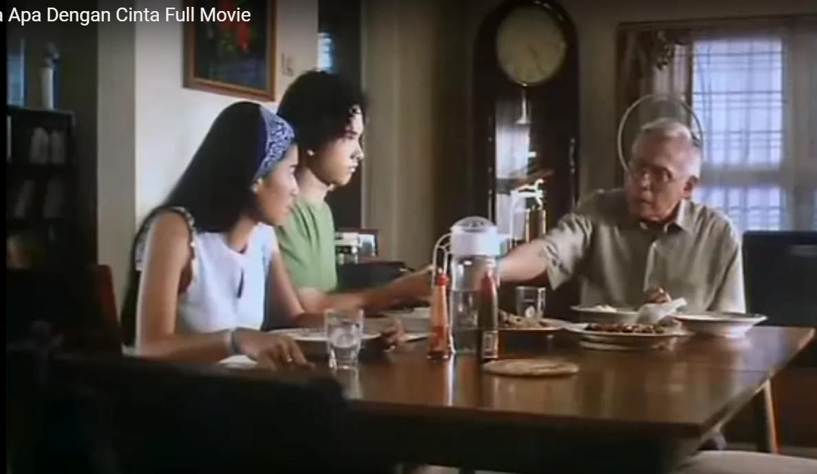 10 Adegan AADC Ini Ternyata Adalah Bagian Kisah Cinta Banyak Orang. Punyamu Termasuk Nggak Ya? 18