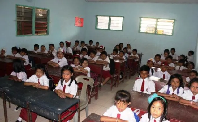 Baris Sebelum Masuk Kelas Sampai Lomba Duduk Rapi, Kenangan SD ini Bikin Hidup Berasa Sederhana 17