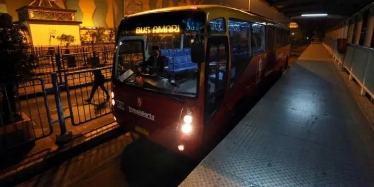 18 Hal yang Menandakan Jam Terbangmu di Transjakarta Udah Tinggi. Sabi! 32