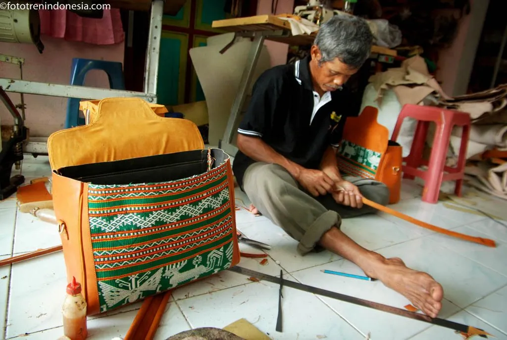 Kalau Memang Belum Mampu Beli Barang Branded, Nggak Usah Maksain Beli Barang KW Bisa? 11