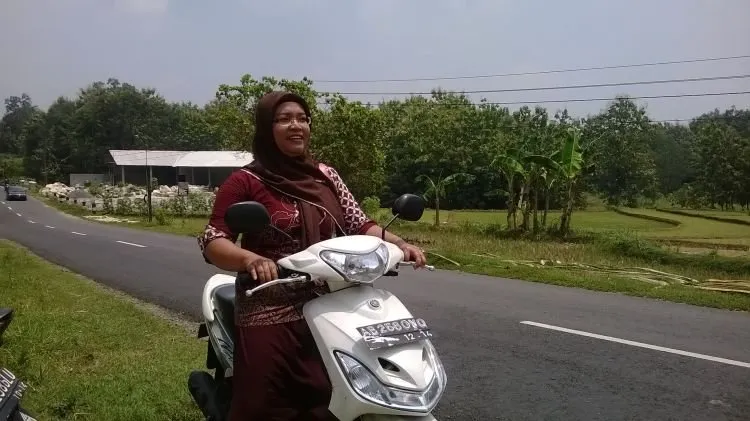6 Hal yang Bakal Bikin Kamu Paham, Kenapa Ibu-Ibu Ber-matic Selalu Jadi Raja Jalanan 7