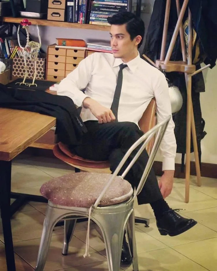 Jumat Ganteng: Yuk, Ngelirik Sunny Suwanmethanont, Aktor Kece Asal Thailand. 12