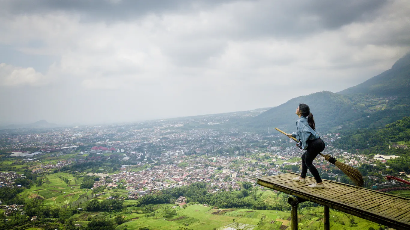 Patah Hati Bukan Untuk Diratapi, Traveling ke Destinasi Indah di Malang Ini Bisa Bikin Hatimu Terobati! 9